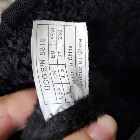 GIRLS TALL BLACK UGGS - Picture 6 of 6